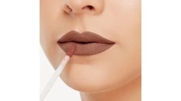 Vogue Labial Líquido Mate Tono Capuccino Coloríssimo - Image 3